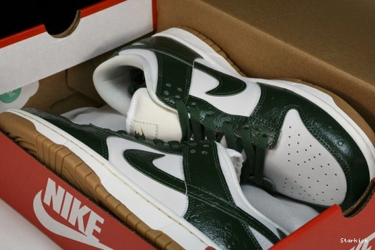 FJ2260-002 Gorge Nike Green Low Dunk 0915